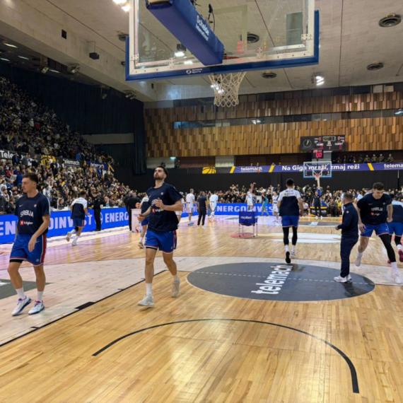 Srbija u paklu "Skenderije" - "Orlovi" dočekani zvižducima VIDEO