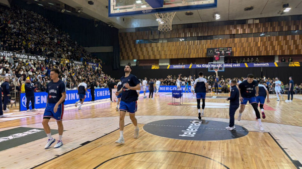 Srbija u paklu "Skenderije" - "Orlovi" dočekani zvižducima VIDEO