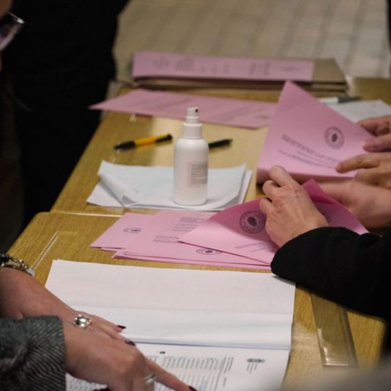 Brnabić: CRTA nije našla nikakve nepravilnosti, batinaše u Mionicu dovodili blokaderi FOTO/VIDEO