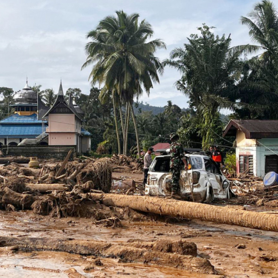 Katastrofa biblijskih razmera; Najmanje 1.000 mrtvih u poplavama FOTO/VIDEO