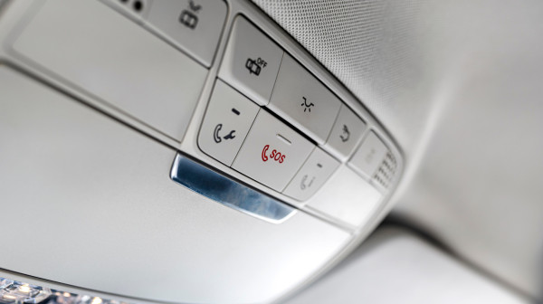 Panik taster u automobilu – opcija ili obaveza u Srbiji?