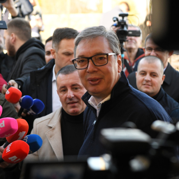 Vučić demantovao: Laž da država nema para za povećanje penzija, penzioneri ne treba da brinu