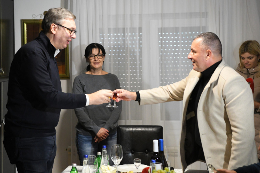 Vučić u selu Tolić kod Mionice – poseta porodici Janković: Mnogo sam srećan što sam sve ovo video FOTO/VIDEO