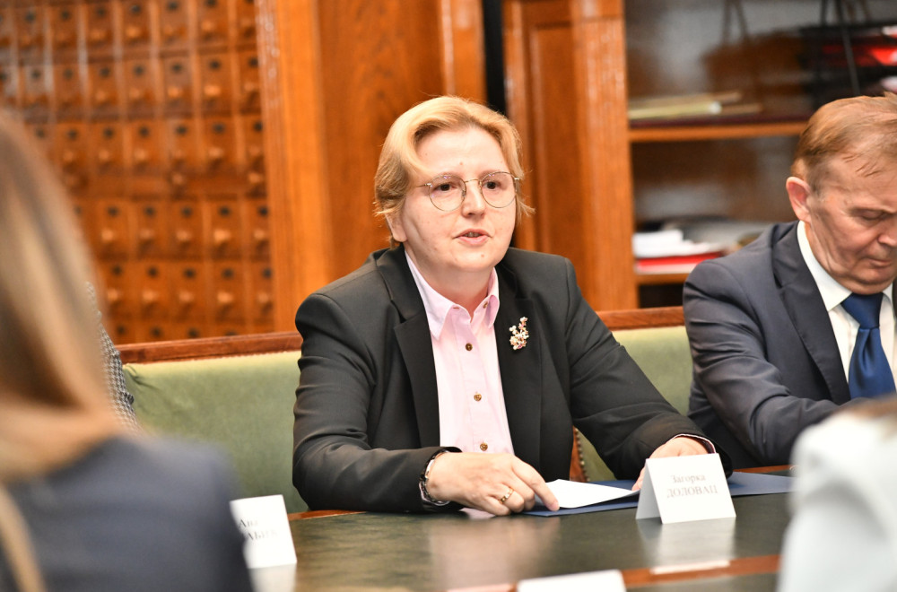 Dolovac zloupotrebila funkciju ili slagala? Objavila kako je potpisivala sporazume u ime Srbije, bez dozvole