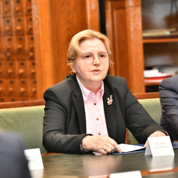 Dolovac zloupotrebila funkciju ili slagala?