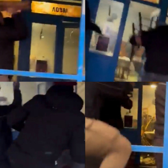 Vučić: Potezali su pištolj na naše ljude; U kafani su sedele pristalice SNS-a, napali su ih blokaderi