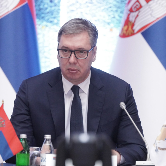 Vučić: Uvek smo mi mali bili žrtve velikih, a sada su počeli međusobno da se obračunavaju FOTO/VIDEO