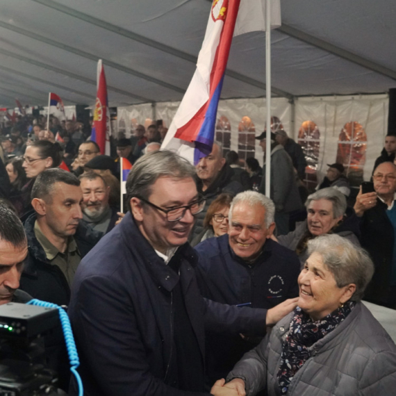 "Hvala Vučiću"; Uvećana penzija stiže pre Badnjeg dana: "Ako je iko do sada radio, radi predsednik" VIDEO