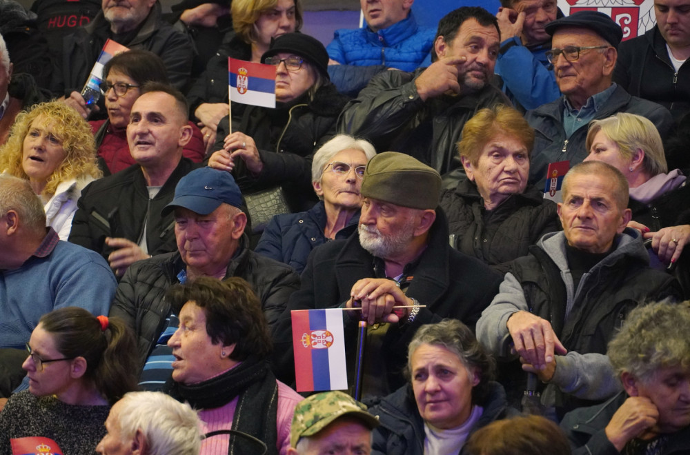 Vučić čestitao penzionerima: Povećanje 12,2 odsto