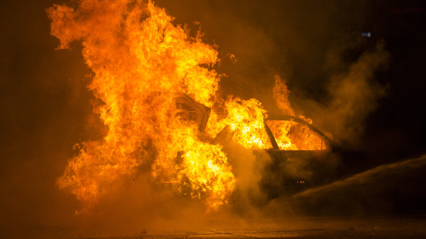 Veliki požar u BYD garaži u Šenženu: Izgorela vozila za testiranje VIDEO