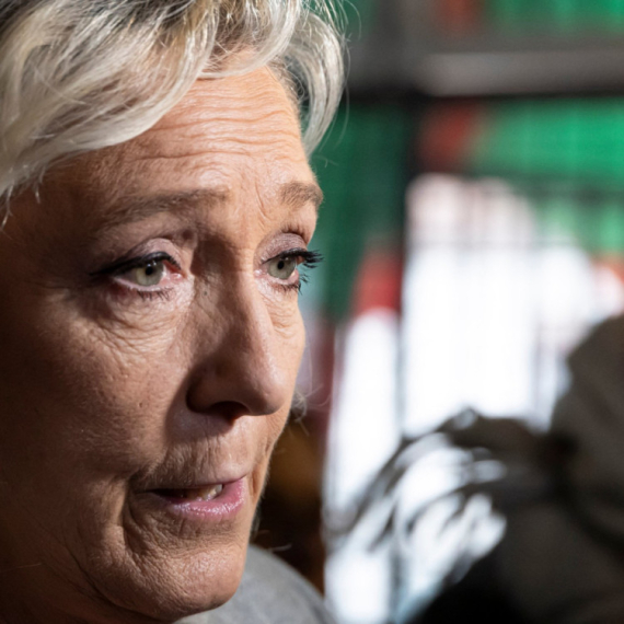 Jedan kandidat zasenio Marin le Pen