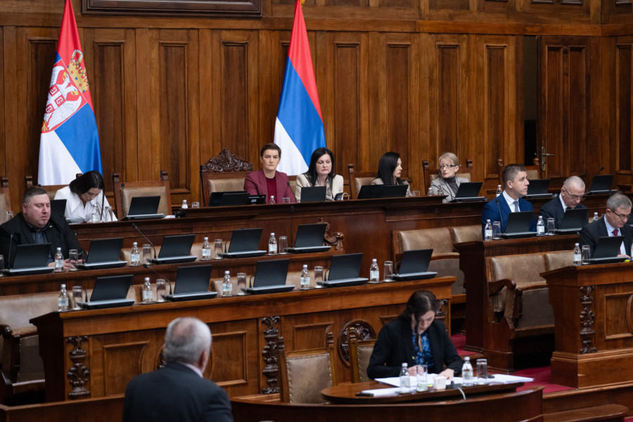 Završena sednica Skupštine: Poslanici raspravljali o blokaderskom nasilju u Pionirskom parku; Nastavak sutra