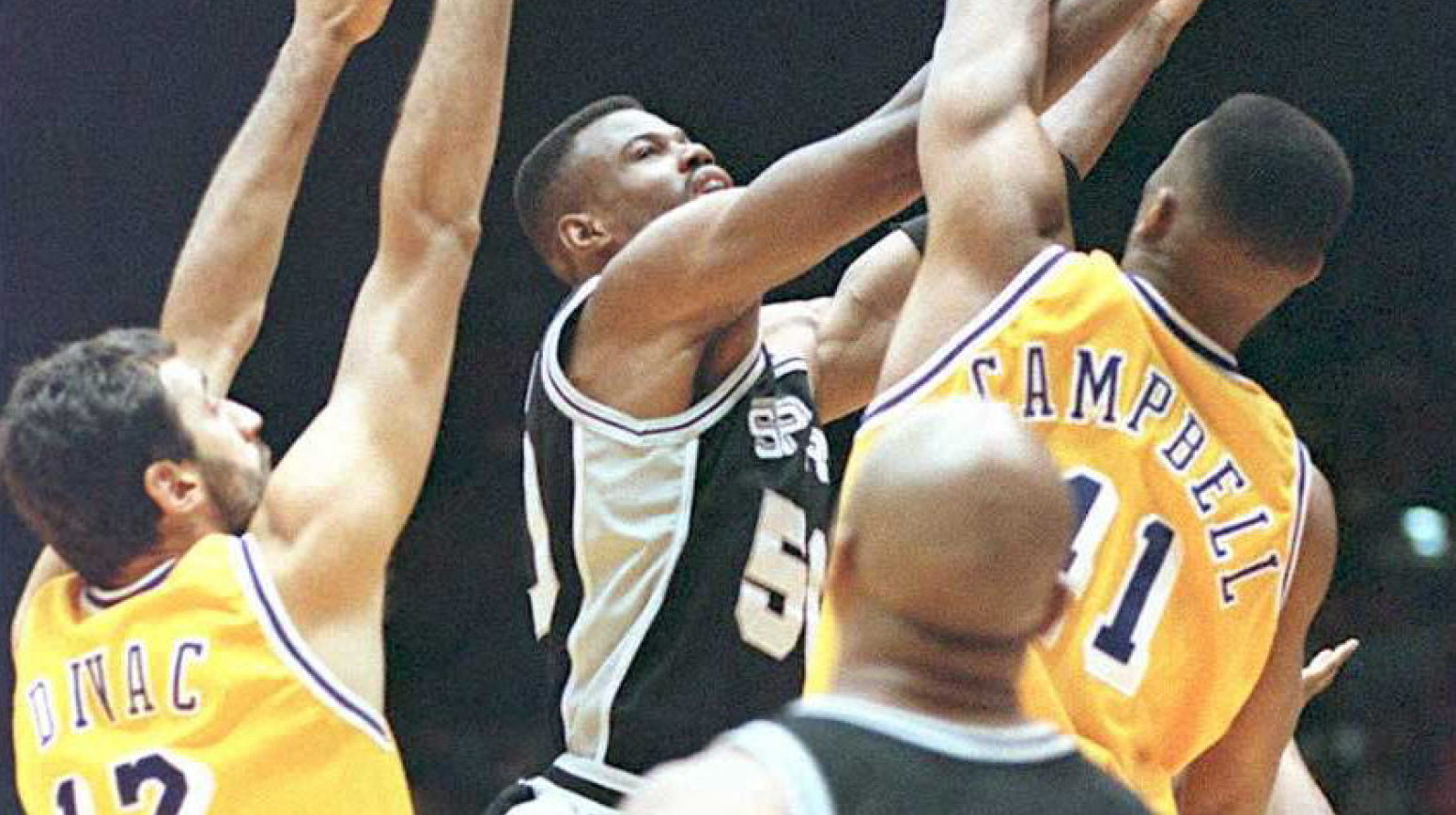 Preminuo NBA košarkaš – bivši saigrač Divca, sa Miličićem osvojio titulu