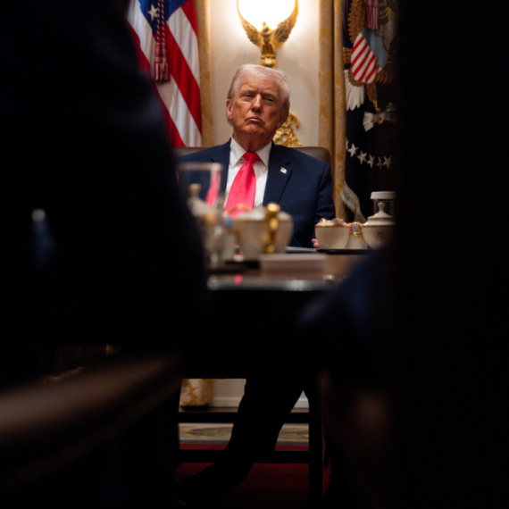 Tramp je upravo proglasio početak rata? Rusi već počeli da se sklanjaju VIDEO