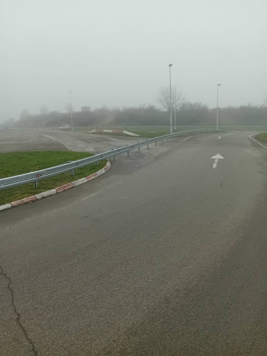 Bezbedniji saobraćaj na petlji Mišeluk: Postavljena zaštitna ograda FOTO