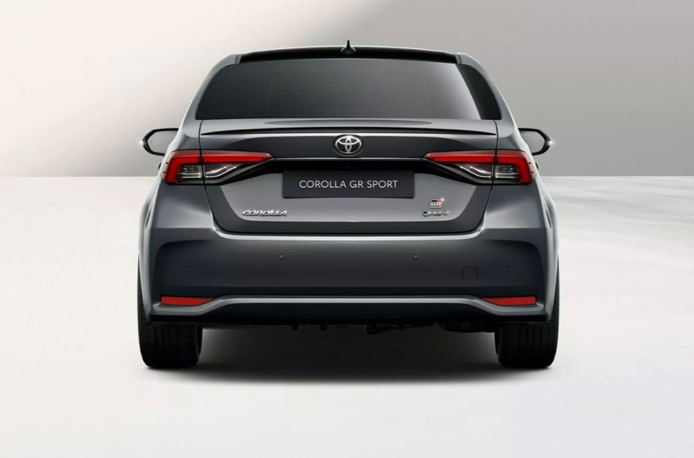 Toyota unapredila svoj najprodavaniji model – Corolla dobila atraktivniji izgled FOTO