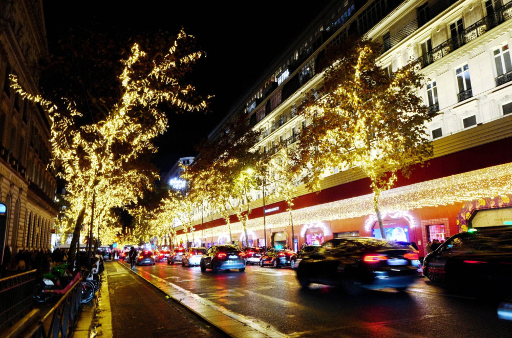 Pariz bez dočeka Nove godine: "Nepredvidivo kretanje mase"