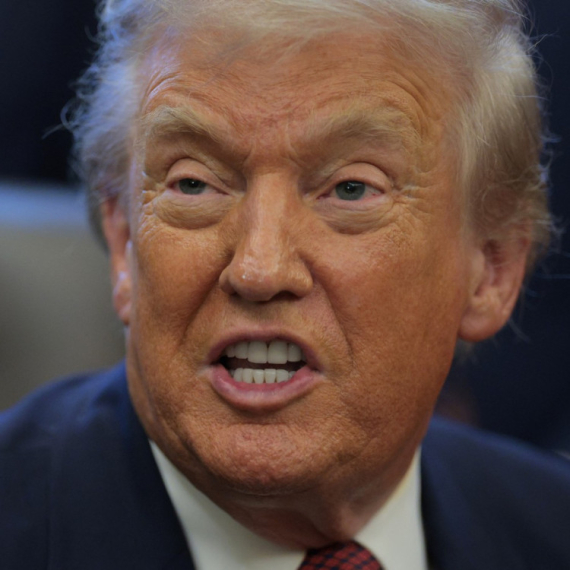 Vašington razmatra napade na vladine i vojne objekte; "Uskoro uništavanje na kopnu"