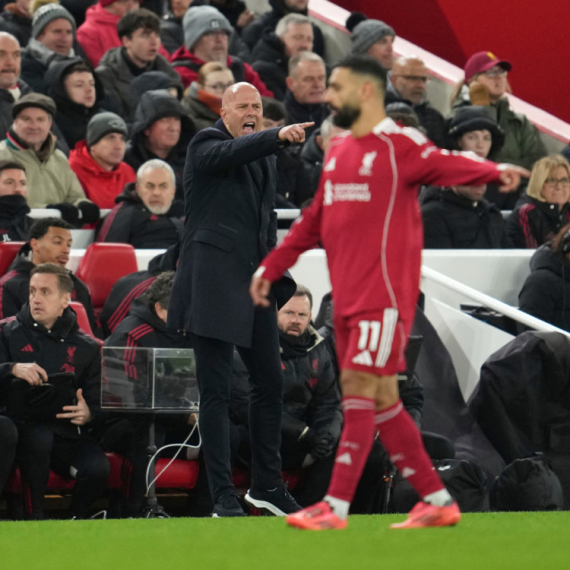 Čelsi razbijen, Liverpul jedva spasao živu glavu!