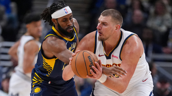 Fenomenalni Jokić ostao u Marejevoj senci – 52! VIDEO