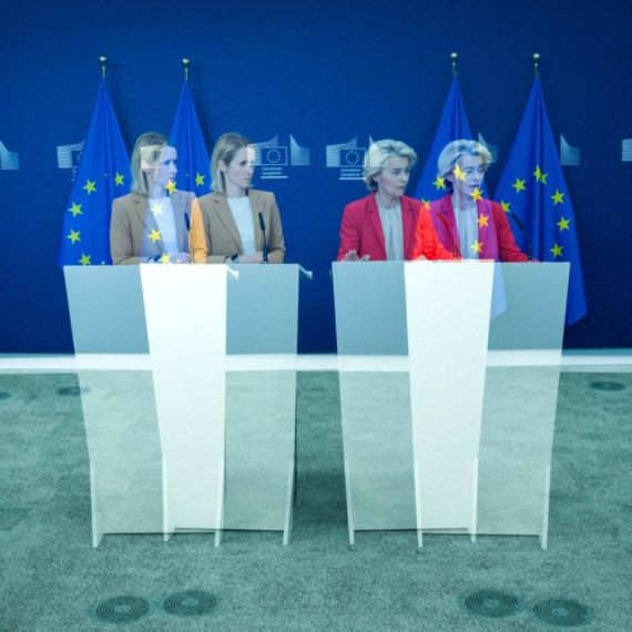 Ursula i Kaja "peru ruke"