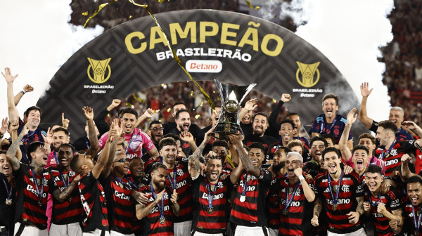 Gore favele Rija - Flamengo u četiri dana objedinio najveće trofeje VIDEO