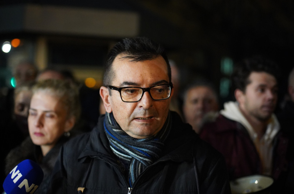 Veselinović: Profesori iz DS-a glasaju za SNS