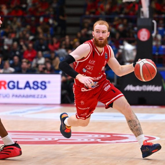 Mora na pauzu: Manion polomio nos