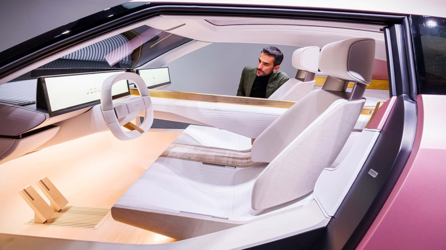 Dizajner je otpušten, ali njegovo delo živi: Novi Jaguar privlači pažnju u Londonu VIDEO