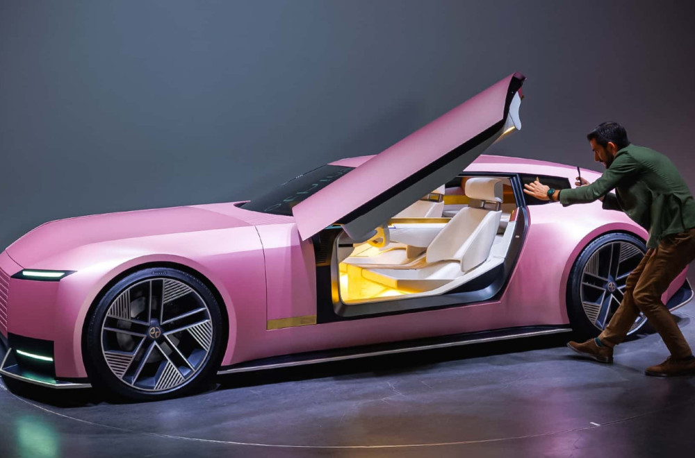 Dizajner je otpušten, ali njegovo delo živi: Novi Jaguar privlači pažnju u Londonu VIDEO