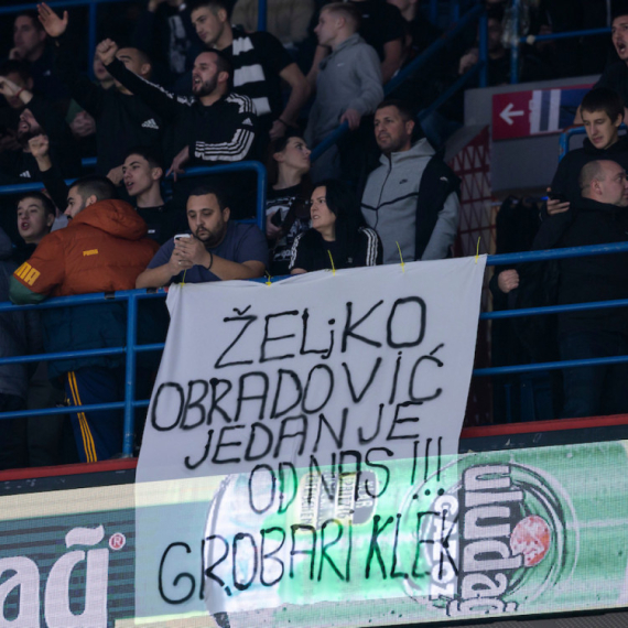 Navijači izviždali igrače Partizana i skandirali Obradoviću VIDEO