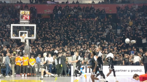 Navijači zvižde igračima Partizana – Bajern vodi