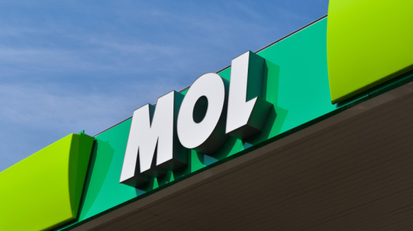 Osim NIS-a, MOL juri i Lukoil