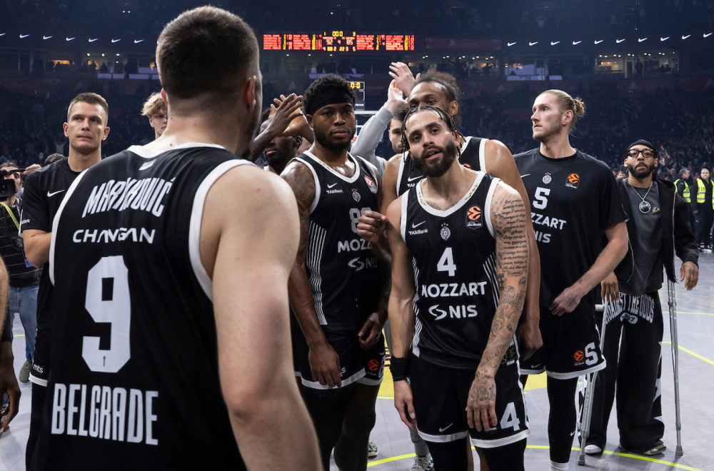 Nemile scene posle pobede Partizana – navijači pevali Obradoviću, igrači negodovali VIDEO