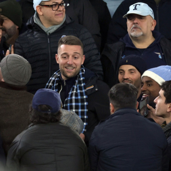 Euforija na "Olimpiku" – SMS vodio navijanje protiv Milana VIDEO