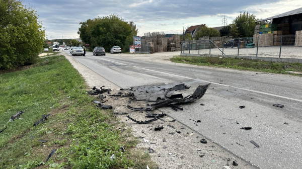 Žestok sudar automobila i kamiona kod Čačka: Prednji deo vozila potpuno smrskan