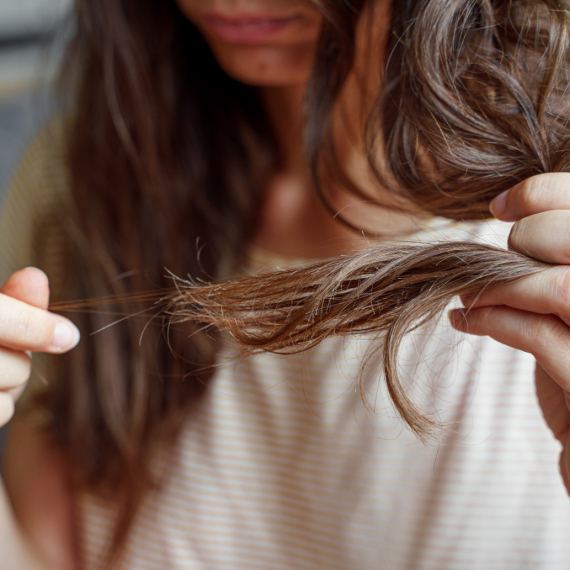 Pet razloga zbog kojih nikad ne treba da spavate s mokrom kosom