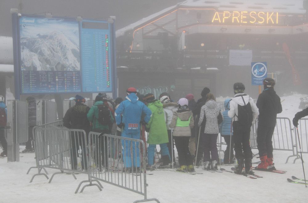 Više od 3.000 skijaša već stiglo na najpopularniju srpsku planinu: Staze su spremne FOTO/VIDEO