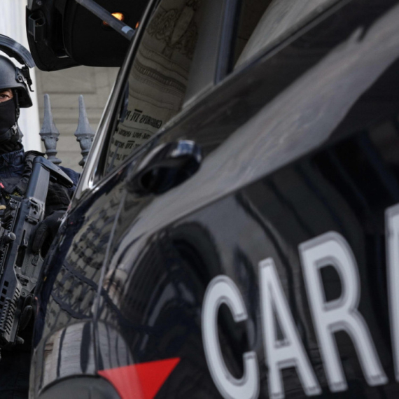 Napad u školskom kupatilu: Maloletnik izboden nožem