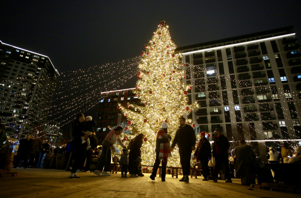 Savski park pretvoren u mali praznični grad FOTO