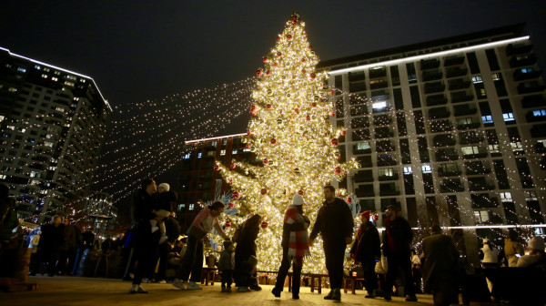 Savski park pretvoren u mali praznični grad FOTO