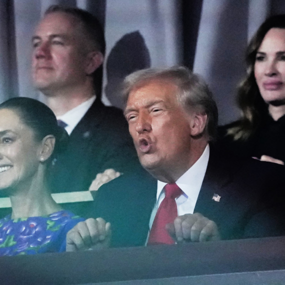 Žreb se preselio na društvene mreže – da ismevaju Trampa: "Najluđa stvar ikad viđena" VIDEO