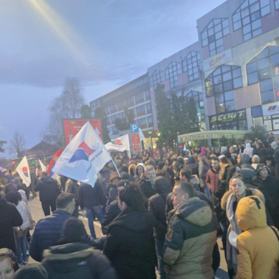 Veliki skup u Šidu: Pokazaćemo blokaderima da ih se ne plašimo, ne damo Srbiju