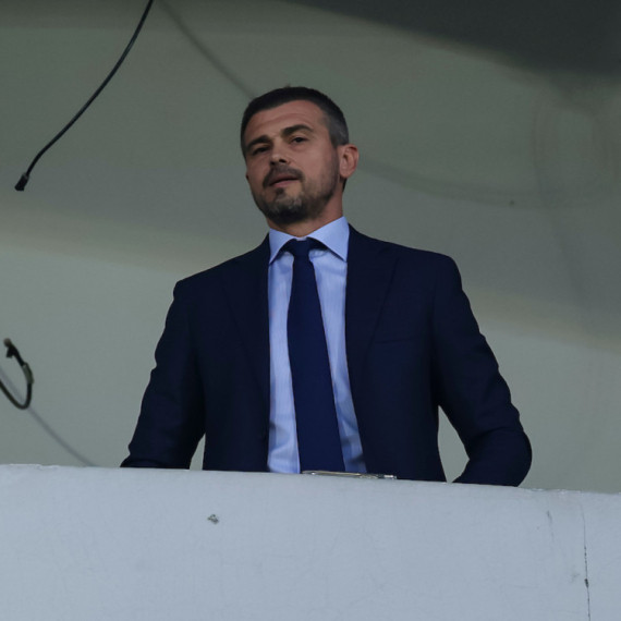 Oglasio se Danko Lazović!