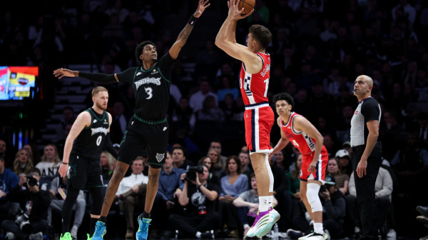 Spektakl u Minesoti: Bogdan pogodio za egal, pa gledao pad Klipersa u poslednjim sekundama