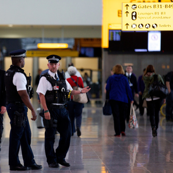 Izvršen napad na Hitrou: Povređeno više ljudi FOTO/VIDEO
