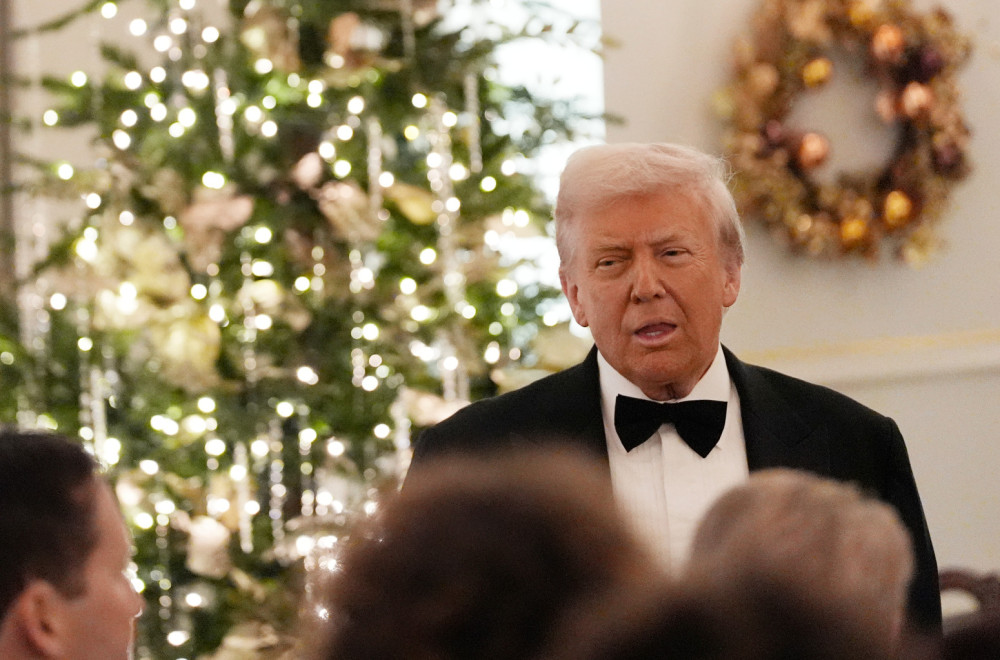 Uvek glupa i gadna; Novinarke Trampu baš ne daju mira FOTO