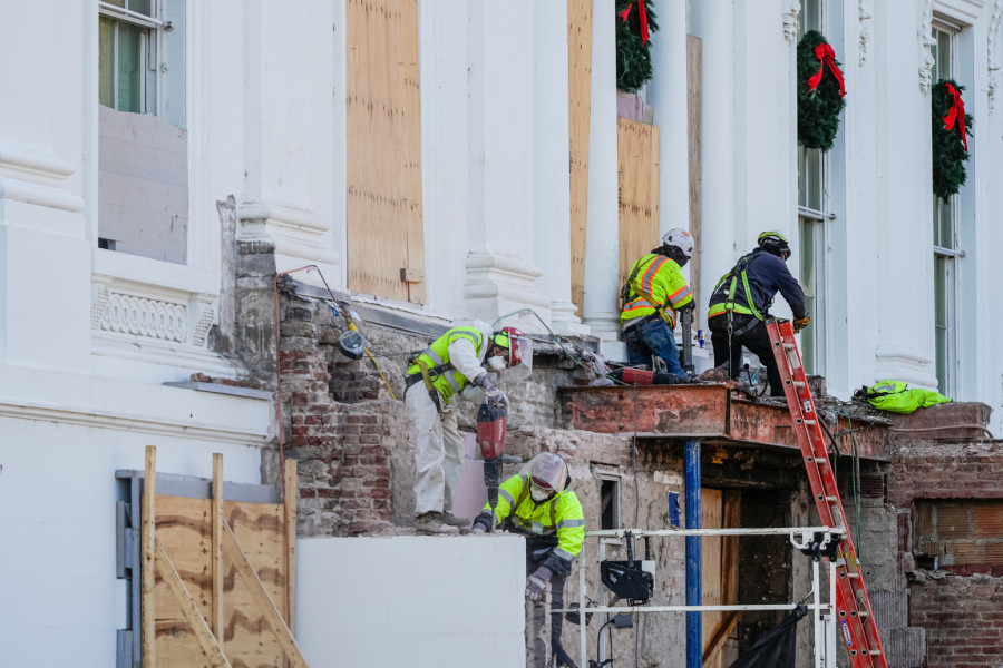 Uvek glupa i gadna; Novinarke Trampu baš ne daju mira FOTO