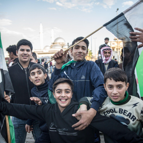 Sirija proslavlja prvu godišnjicu svrgavanja Bašara al Asada FOTO/VIDEO