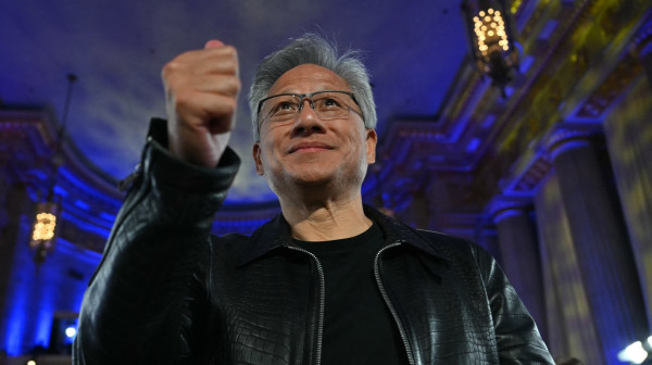 Čovek u kožnoj jakni priznao: "Ne znam da li će AI uništiti čovečanstvo"